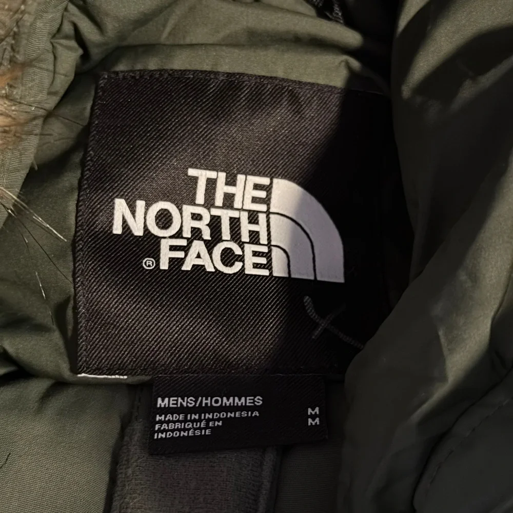 The North Face McMurdo Down Parka Mens Medium Thyme Green 600 Puffer Winter Coat
